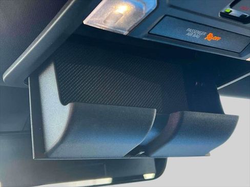 Certified 2025 Toyota Tacoma TRD Off-Road image 31