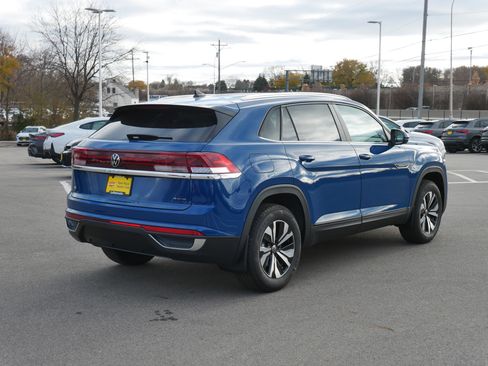 New 2026 Volkswagen Atlas Cross Sport SE image 2