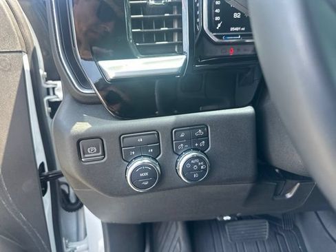Used 2024 GMC Sierra 2500 SLE w/ SLE Value Package; AWD/4WD image 18