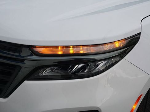 Used 2024 Chevrolet Equinox LS w/ LS Convenience Package FWD image 29