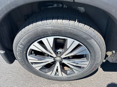 Certified 2021 Nissan Rogue SV w/ Premium Package AWD/4WD image 10