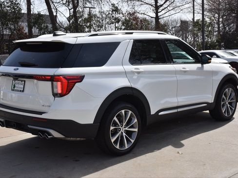 Certified 2025 Ford Explorer Platinum w/ Ultimate Package image 7