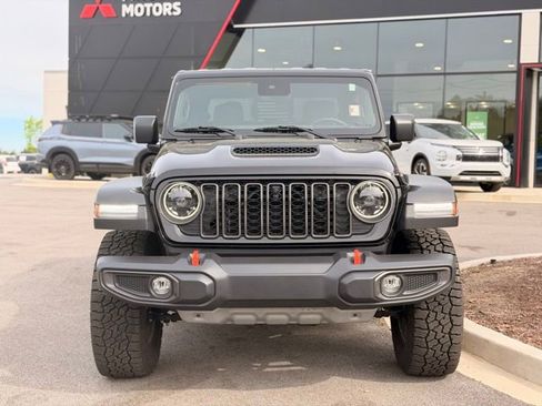 Used 2024 Jeep Gladiator Mojave w/ Technology Group AWD/4WD image 7