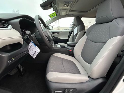 Used 2025 Toyota RAV4 XLE w/ Convenience Package image 12