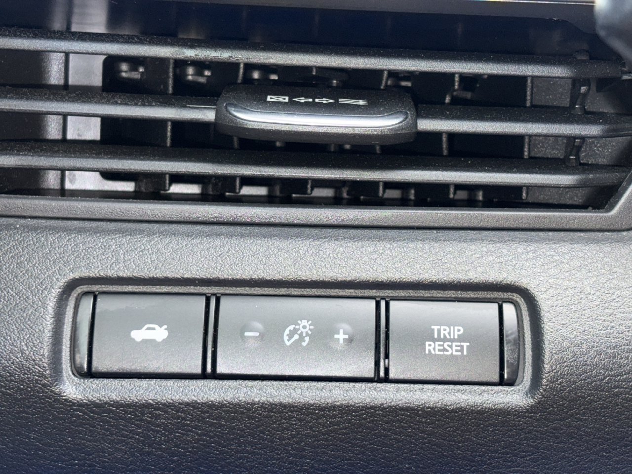 Certified 2022 Nissan Altima 2.5 SR AWD/4WD image 26