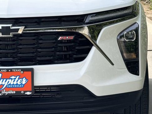New 2026 Chevrolet Trax RS FWD image 9