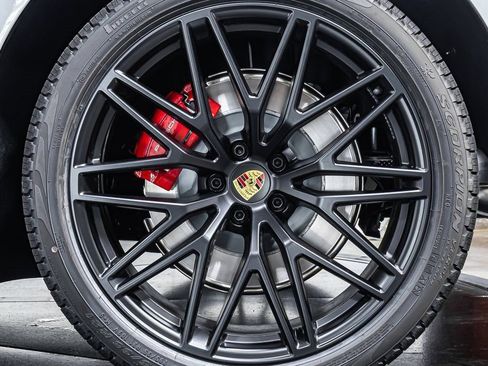 New 2025 Porsche Macan GTS image 22