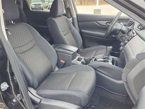 Used 2017 Nissan Rogue SV w/ Midnight Edition Package image 17