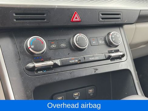 Used 2024 Kia Carnival LX FWD image 22