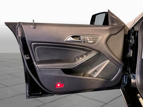 Used 2019 Mercedes-Benz CLA 250 4MATIC image 22