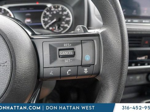 Used 2023 Nissan Rogue SV FWD image 11