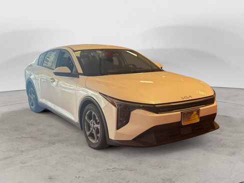 Used 2025 Kia K4 FWD image 1