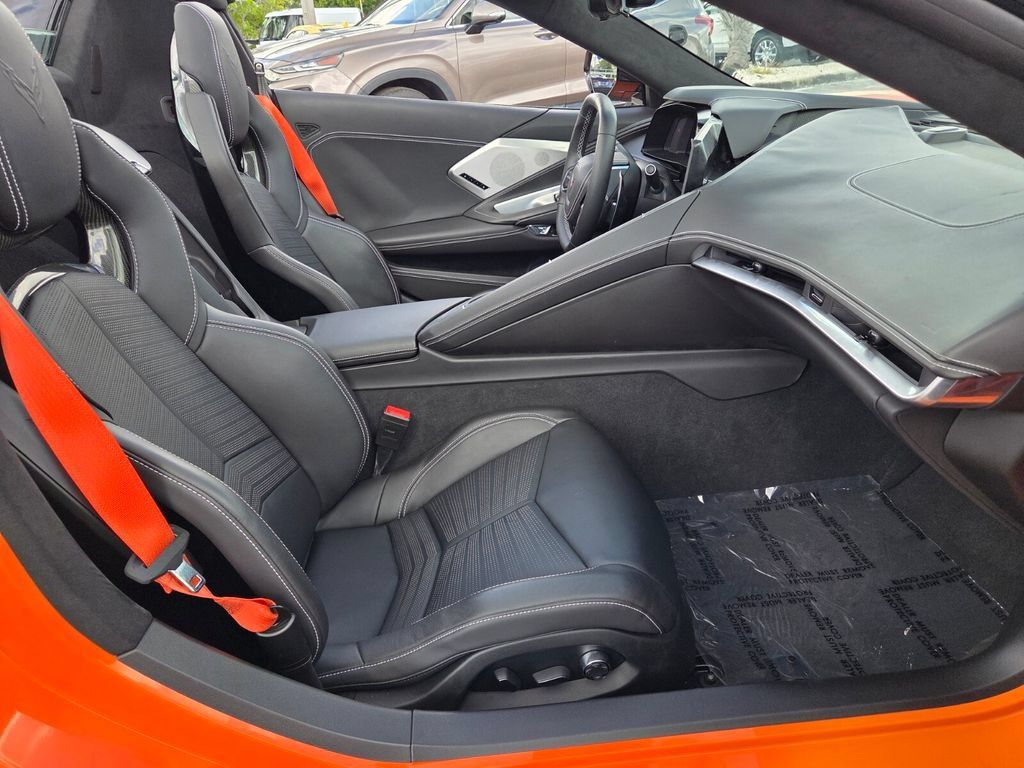 Used 2022 Chevrolet Corvette Stingray Premium Conv w/ Z51 Performance Package RWD image 13