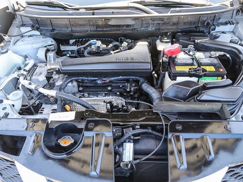 Used 2016 Nissan Rogue SV FWD image 26