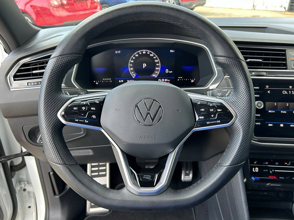 Certified 2023 Volkswagen Tiguan SE R-Line FWD image 19