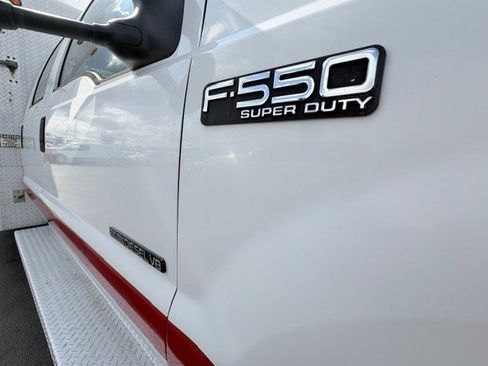 Used 2002 Ford F550 2WD Crew Cab Super Duty image 23