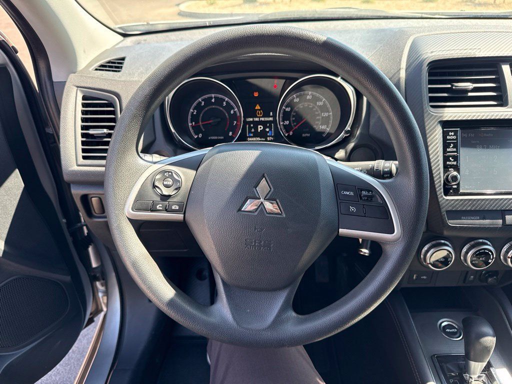 Used 2025 Mitsubishi Outlander Sport ES AWD/4WD image 9