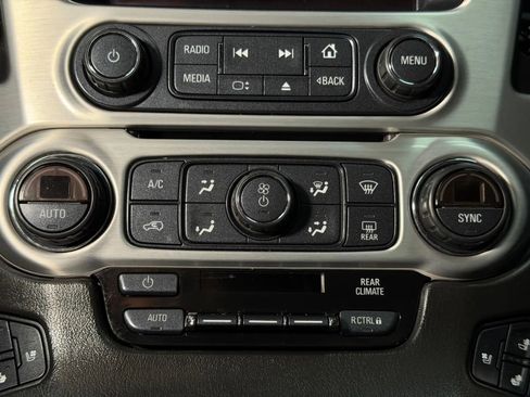 Used 2017 GMC Yukon XL SLT w/ Premium Edition AWD/4WD image 43