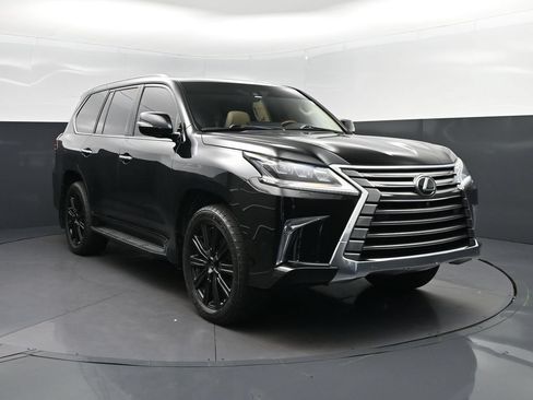 Used 2017 Lexus LX 570 4WD image 9