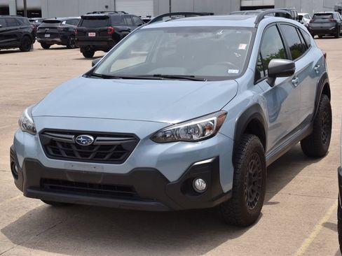 Used 2022 Subaru Crosstrek 2.5i Sport w/ Moonroof Package AWD/4WD image 2