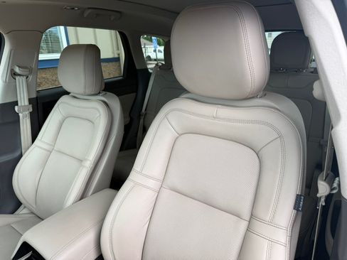 Used 2020 Lincoln Corsair AWD w/ Premium Package image 14