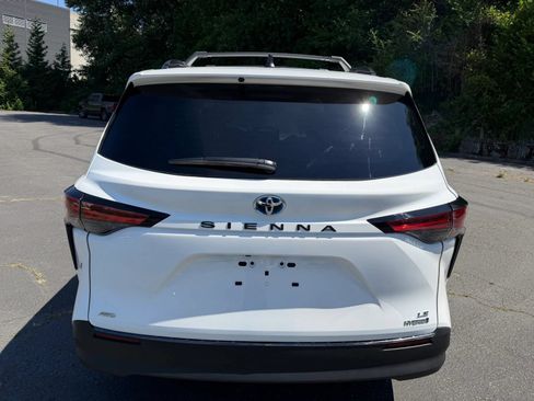 Used 2022 Toyota Sienna LE AWD/4WD image 10