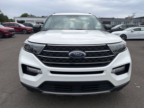 Used 2023 Ford Explorer XLT w/ Equipment Group 202A AWD/4WD image 8