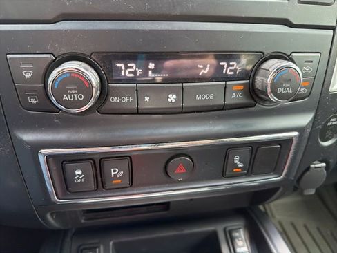 Used 2019 Nissan Titan SV w/ SV Convenience Package image 20