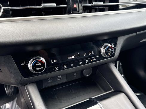 Used 2024 Mitsubishi Outlander FWD image 24