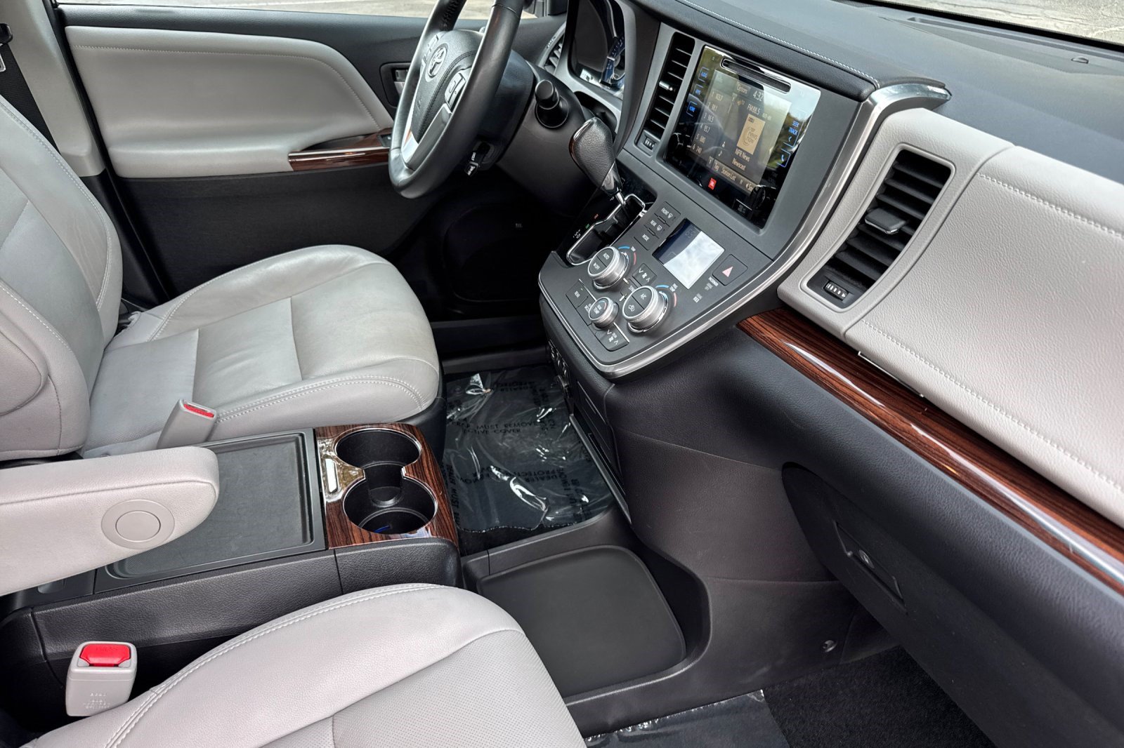 Used 2015 Toyota Sienna Limited Premium AWD/4WD image 21