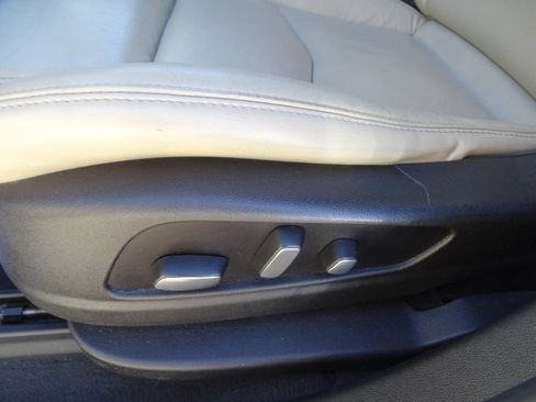 Used 2017 Cadillac XT5 Luxury image 15