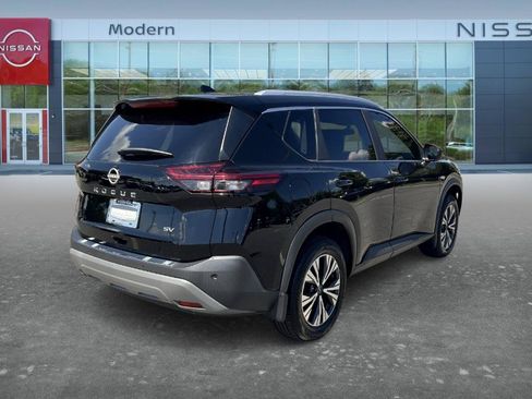 Certified 2023 Nissan Rogue SV w/ SV Premium B Package FWD image 5