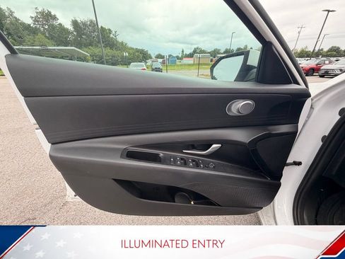 Used 2021 Hyundai Elantra SEL FWD image 10