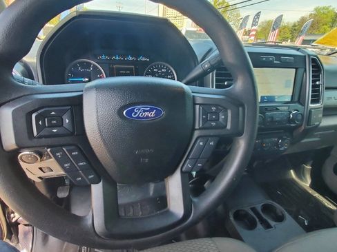 Used 2017 Ford F350 XLT w/ XLT Premium Package AWD/4WD image 16