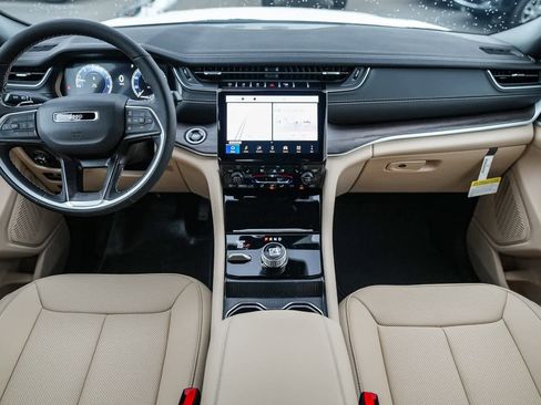 New 2025 Jeep Grand Cherokee L Limited image 13