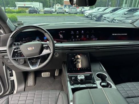 Used 2025 Cadillac Escalade V w/ LPO, ONYX Package AWD/4WD image 13