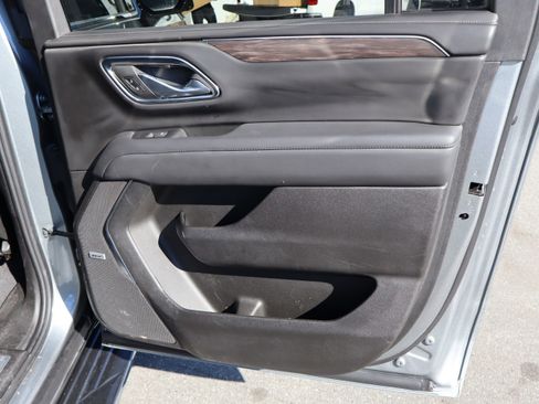Certified 2024 Chevrolet Suburban LT w/ LT Signature Package image 37