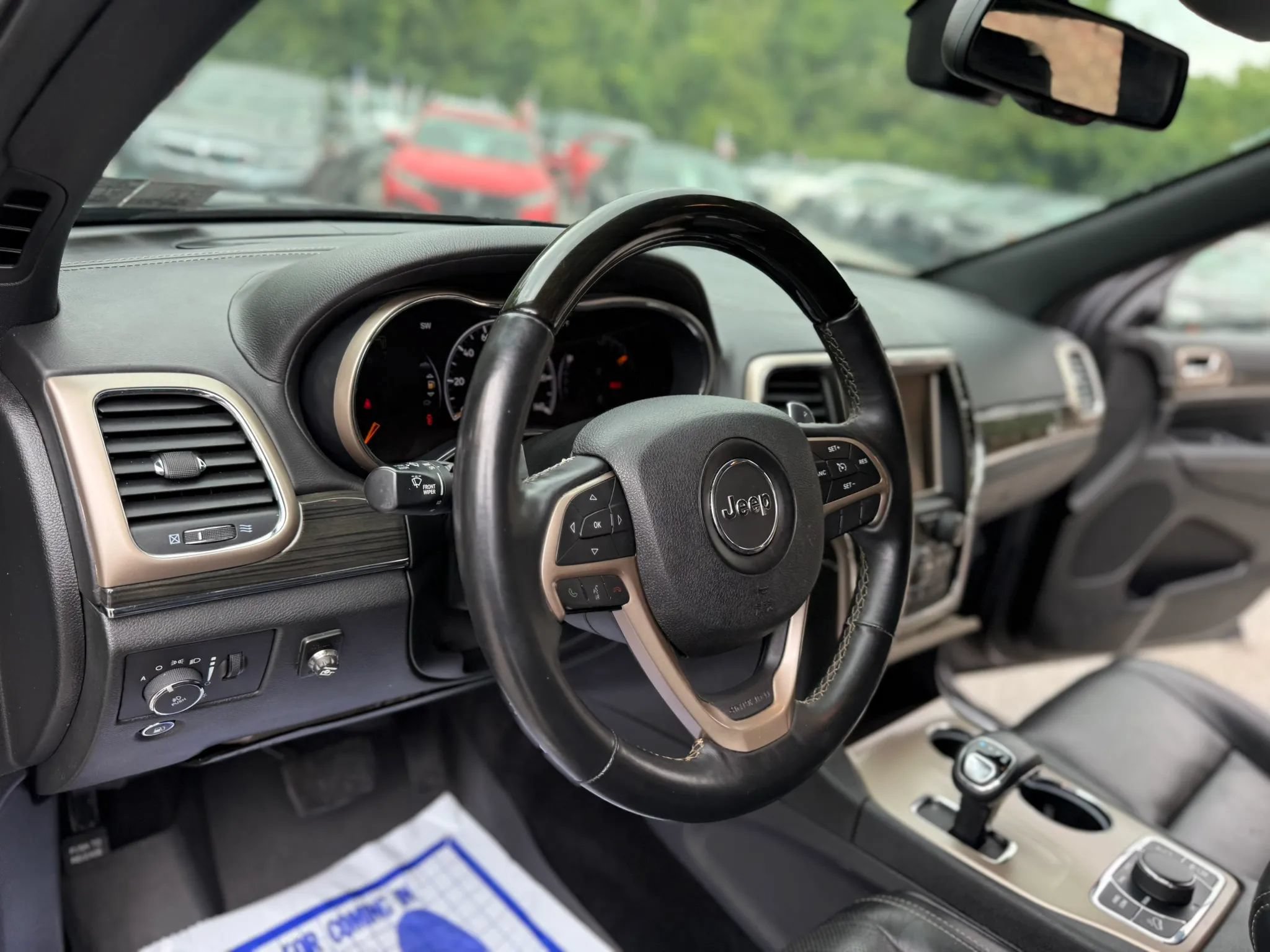 Used 2014 Jeep Grand Cherokee Overland AWD/4WD image 10
