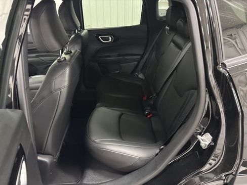 Used 2026 Jeep Compass Latitude AWD/4WD image 25