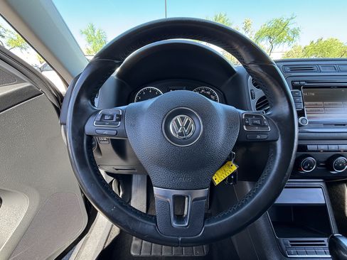 Used 2015 Volkswagen Tiguan S FWD image 24