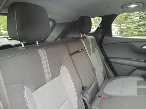 Used 2025 Chevrolet Blazer LT AWD/4WD image 19