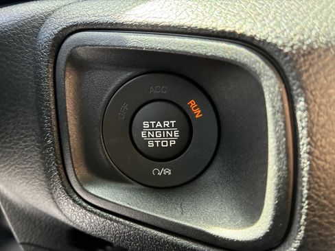 Used 2024 Jeep Wrangler Sport AWD/4WD image 28