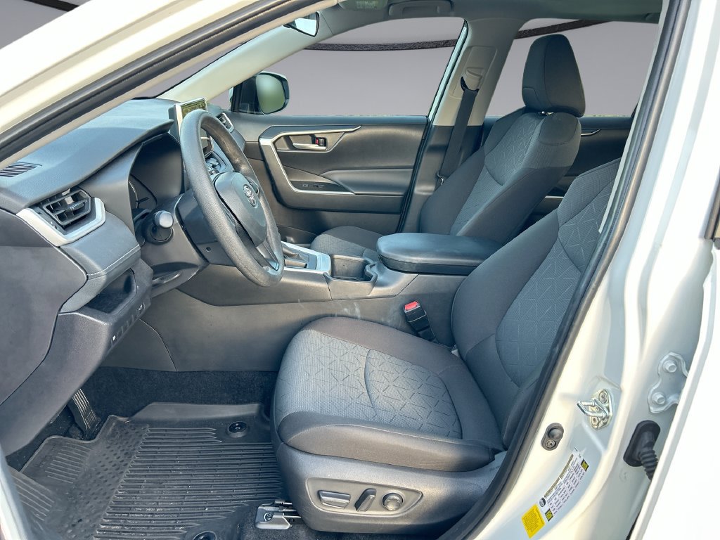 Certified 2025 Toyota RAV4 XLE w/ Convenience Package FWD image 11