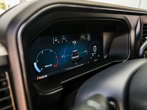 Used 2026 Ford F450 Platinum w/ FX4 Off-Road Package image 38