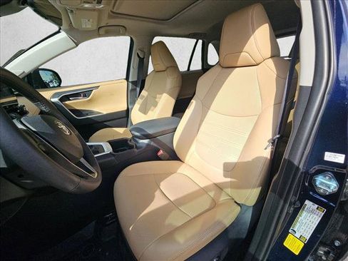 Used 2025 Toyota RAV4 Limited image 16