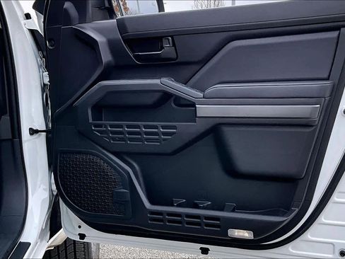 Used 2024 Toyota Tacoma SR5 image 21