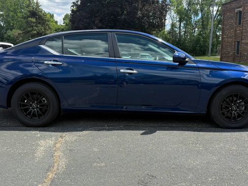 Used 2021 Nissan Altima 2.5 S w/ Driver Assist Package FWD image 11