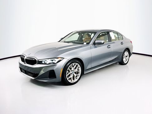 Used 2025 BMW 330i Sedan image 3