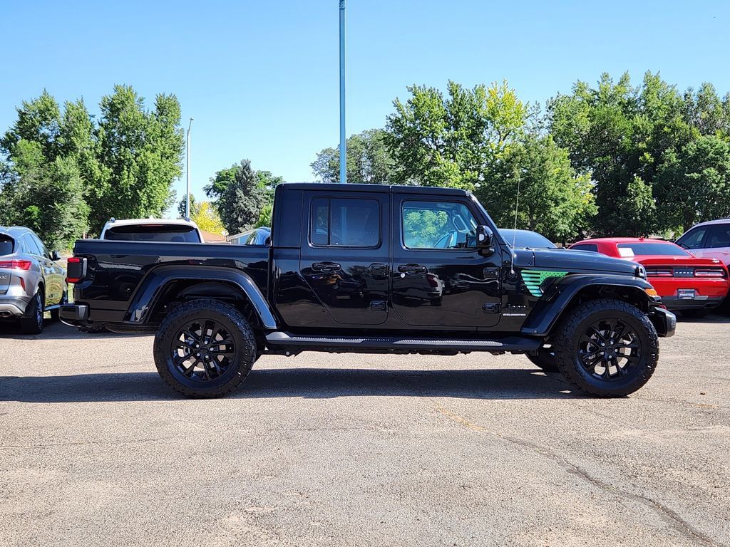 Used 2023 Jeep Gladiator Overland AWD/4WD image 2