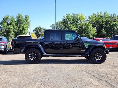 Used 2023 Jeep Gladiator Overland AWD/4WD image 2